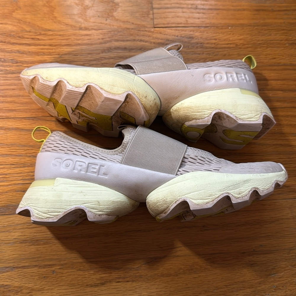 Sorel Sneakers - Picture 2 of 8